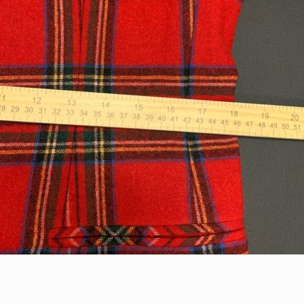 Graham & Gunn Red Plaid Wool Blazer Velvet Collar and Buttons Size 8